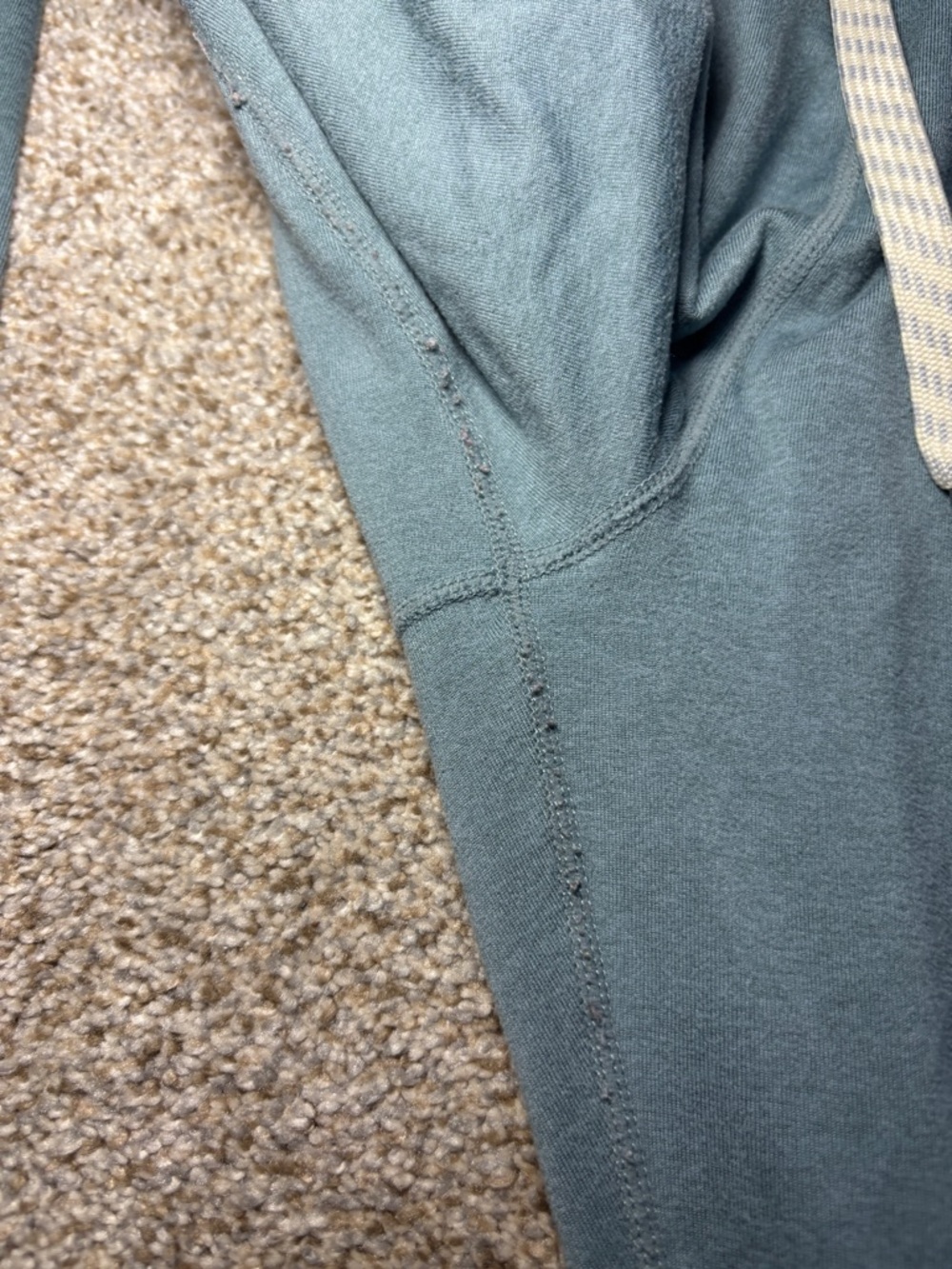 Vuori Performance Jogger Women Dreamknit Sweatpants Lake Color M/L - Picture 9 of 15